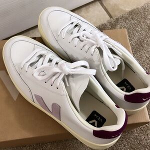 Selling v12 Veja sneakers